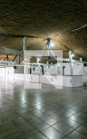 Casa à venda com 760m², 4 quartos e 2 vagas Casa à venda com 760m², 4 quartos e 2 vagasSalão de Festas