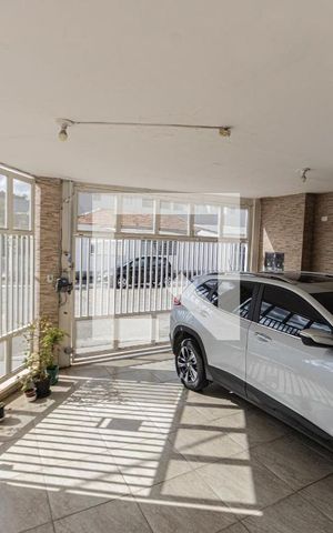Casa à venda com 160m², 1 quarto e 2 vagas Casa à venda com 160m², 1 quarto e 2 vagasGaragem