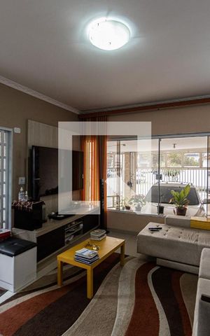 Casa à venda com 160m², 1 quarto e 2 vagas Casa à venda com 160m², 1 quarto e 2 vagasSala