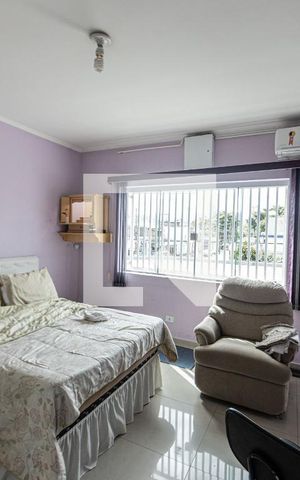 Casa à venda com 160m², 1 quarto e 2 vagas Casa à venda com 160m², 1 quarto e 2 vagasQuarto