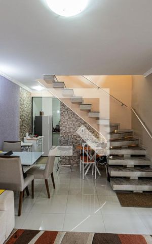 Casa à venda com 160m², 1 quarto e 2 vagas Casa à venda com 160m², 1 quarto e 2 vagasSala