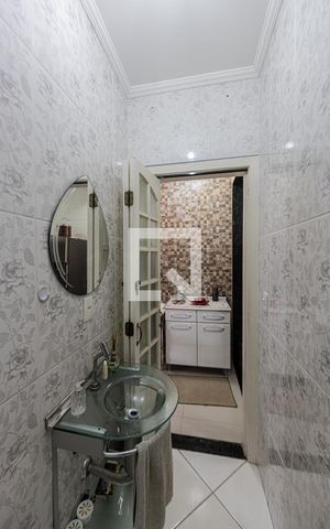 Casa à venda com 160m², 1 quarto e 2 vagas Casa à venda com 160m², 1 quarto e 2 vagasLavabo