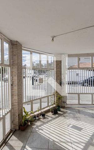 Casa à venda com 160m², 1 quarto e 2 vagas Casa à venda com 160m², 1 quarto e 2 vagasGaragem
