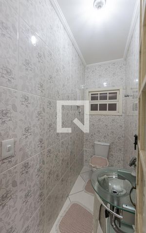 Casa à venda com 160m², 1 quarto e 2 vagas Casa à venda com 160m², 1 quarto e 2 vagasLavabo