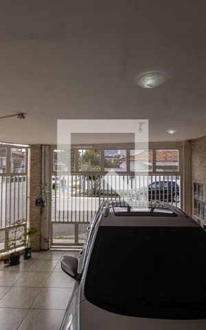 Casa à venda com 160m², 1 quarto e 2 vagas Casa à venda com 160m², 1 quarto e 2 vagasSala