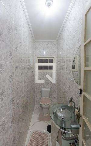 Casa à venda com 160m², 1 quarto e 2 vagas Casa à venda com 160m², 1 quarto e 2 vagasLavabo