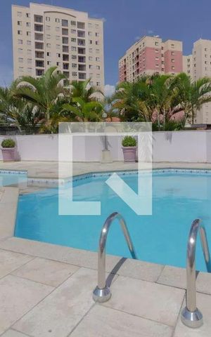 Apartamento à venda com 117m², 3 quartos e 2 vagas Apartamento à venda com 117m², 3 quartos e 2 vagasÁrea comum - Piscina