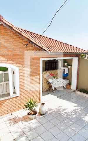 Casa à venda com 400m², 4 quartos e 4 vagas Casa à venda com 400m², 4 quartos e 4 vagasÁrea Externa