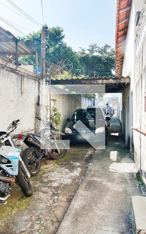 Casa à venda com 400m², 4 quartos e 4 vagas Casa à venda com 400m², 4 quartos e 4 vagasGaragem