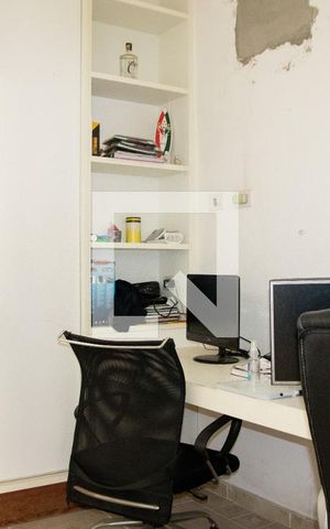 Casa à venda com 360m², 4 quartos e 6 vagas Casa à venda com 360m², 4 quartos e 6 vagasQuarto de Serviço