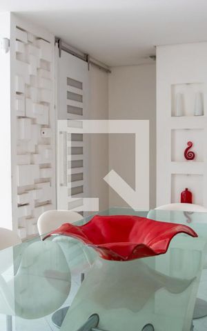 Casa à venda com 360m², 4 quartos e 6 vagas Casa à venda com 360m², 4 quartos e 6 vagasSala de Jantar