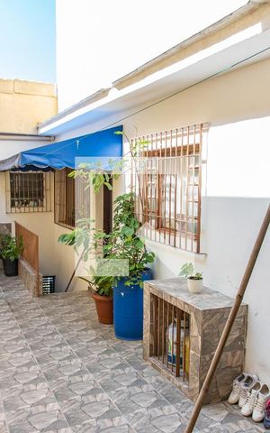 Casa à venda com 400m², 3 quartos e 5 vagas Casa à venda com 400m², 3 quartos e 5 vagasQuintal