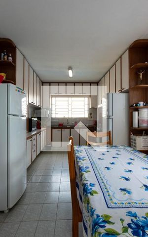 Casa à venda com 190m², 4 quartos e 3 vagas Casa à venda com 190m², 4 quartos e 3 vagas Cozinha