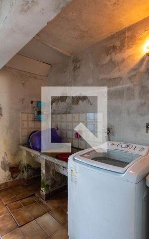 Casa à venda com 190m², 4 quartos e 3 vagas Casa à venda com 190m², 4 quartos e 3 vagasÁrea de Serviço