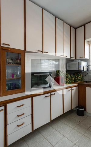 Casa à venda com 190m², 4 quartos e 3 vagas Casa à venda com 190m², 4 quartos e 3 vagasCozinha