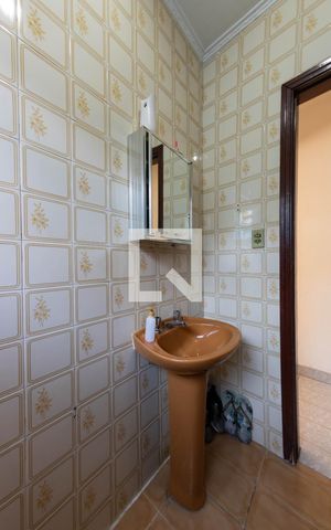 Casa à venda com 190m², 4 quartos e 3 vagas Casa à venda com 190m², 4 quartos e 3 vagasBanheiro