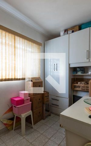 Casa à venda com 190m², 4 quartos e 3 vagas Casa à venda com 190m², 4 quartos e 3 vagasQuarto