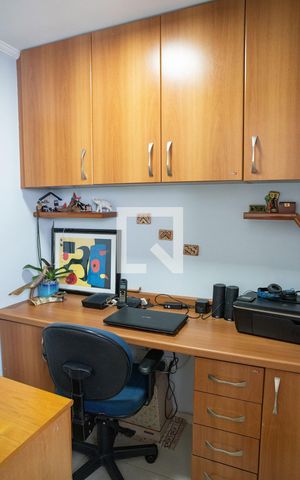 Apartamento à venda com 64m², 2 quartos e 1 vagaEscritório