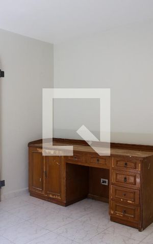 Casa para alugar com 300m², 4 quartos e 4 vagas Casa para alugar com 300m², 4 quartos e 4 vagasSuíte 2