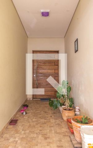 Casa à venda com 143m², 2 quartos e 2 vagas Casa à venda com 143m², 2 quartos e 2 vagasHall de entrada