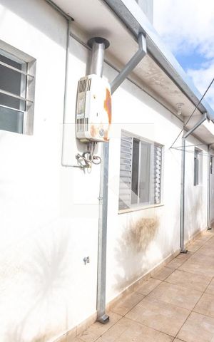 Casa à venda com 143m², 2 quartos e 2 vagas Casa à venda com 143m², 2 quartos e 2 vagasQuintal