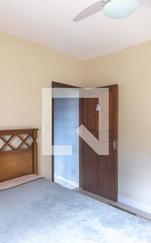 Casa à venda com 143m², 2 quartos e 2 vagas Casa à venda com 143m², 2 quartos e 2 vagasSuíte