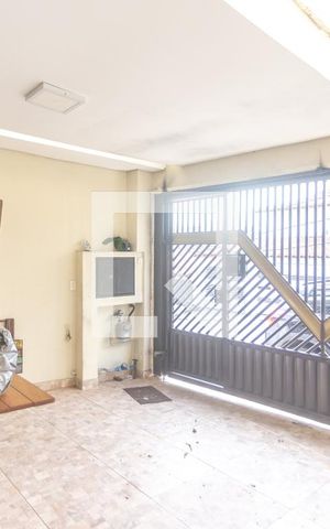 Casa à venda com 143m², 2 quartos e 2 vagas Casa à venda com 143m², 2 quartos e 2 vagasGaragem