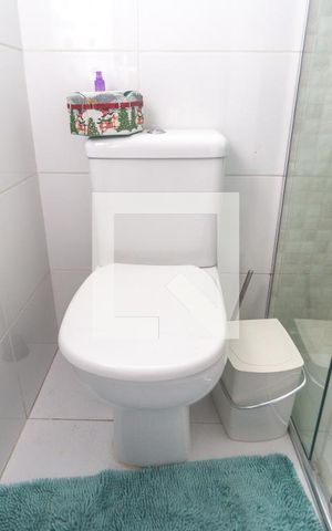 Casa à venda com 143m², 2 quartos e 2 vagas Casa à venda com 143m², 2 quartos e 2 vagasVaso
