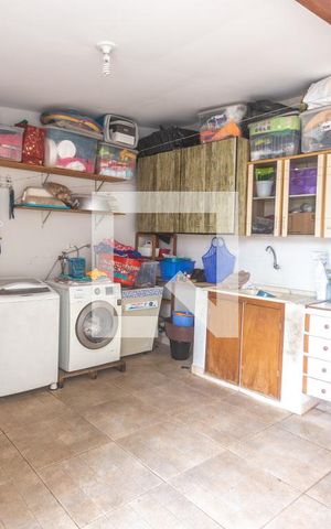 Casa à venda com 143m², 2 quartos e 2 vagas Casa à venda com 143m², 2 quartos e 2 vagasÁrea de serviço