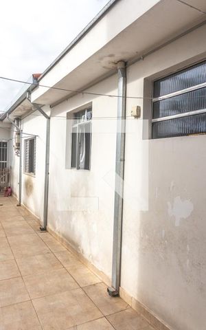 Casa à venda com 143m², 2 quartos e 2 vagas Casa à venda com 143m², 2 quartos e 2 vagasQuintal