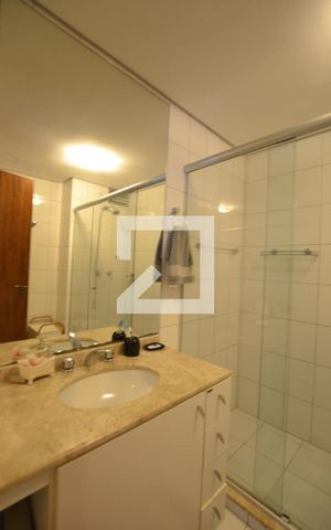 Apartamento à venda com 238m², 3 quartos e 3 vagasBanheiro