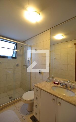 Apartamento à venda com 238m², 3 quartos e 3 vagasBanheiro da Suíte