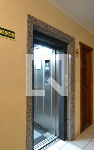 Apartamento à venda com 238m², 3 quartos e 3 vagasElevador