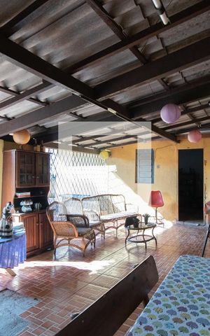 Casa à venda com 300m², 5 quartos e 1 vaga Casa à venda com 300m², 5 quartos e 1 vagaChurrasqueira