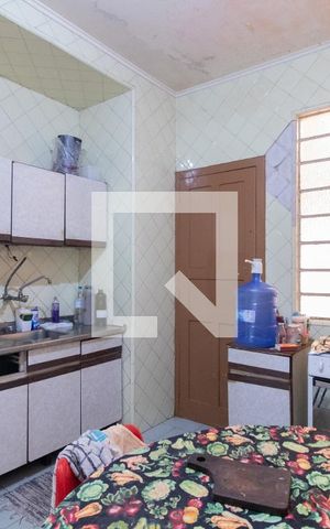 Casa à venda com 300m², 5 quartos e 1 vaga Casa à venda com 300m², 5 quartos e 1 vagaCozinha