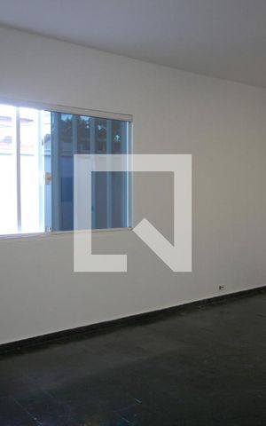 Casa para alugar com 191m², 6 quartos e 4 vagasSala