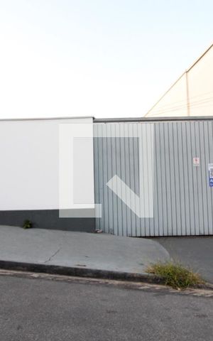 Casa para alugar com 191m², 6 quartos e 4 vagasFachada