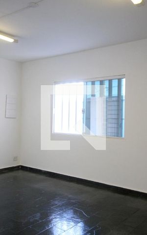 Casa para alugar com 191m², 6 quartos e 4 vagasSala