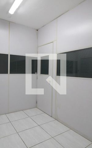 Casa para alugar com 191m², 6 quartos e 4 vagasEscritório 1