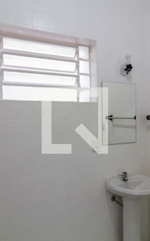 Casa para alugar com 177m², 2 quartos e 2 vagas Casa para alugar com 177m², 2 quartos e 2 vagasBanheiro