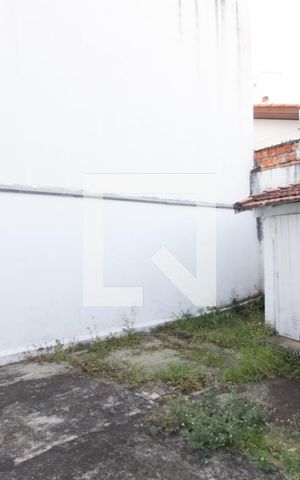 Casa para alugar com 177m², 2 quartos e 2 vagas Casa para alugar com 177m², 2 quartos e 2 vagasÁrea de serviço e quintal