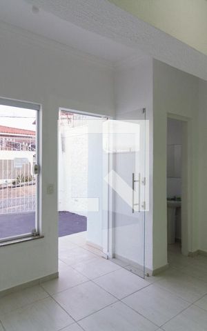 Casa para alugar com 177m², 2 quartos e 2 vagas Casa para alugar com 177m², 2 quartos e 2 vagasSala