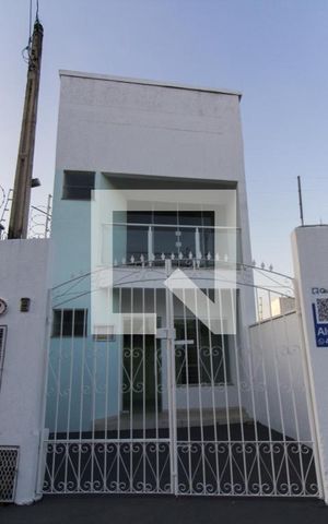Casa para alugar com 177m², 2 quartos e 2 vagas Casa para alugar com 177m², 2 quartos e 2 vagasFachada