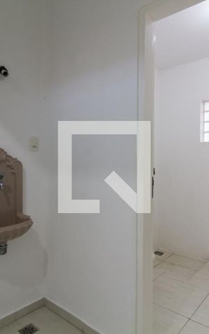 Casa para alugar com 177m², 2 quartos e 2 vagas Casa para alugar com 177m², 2 quartos e 2 vagasBanheiro