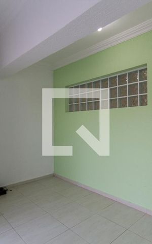 Casa para alugar com 177m², 2 quartos e 2 vagas Casa para alugar com 177m², 2 quartos e 2 vagasSala