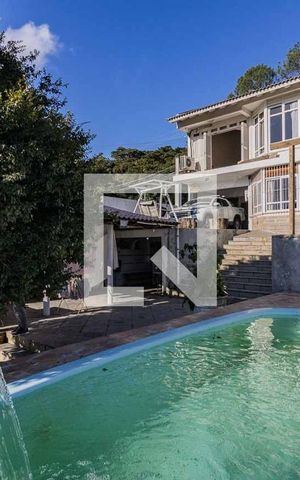 Casa à venda com 350m², 3 quartos e sem vaga Casa à venda com 350m², 3 quartos e sem vagaÁrea comum