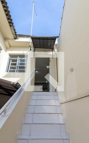 Casa à venda com 70m², 2 quartos e sem vagaEscada