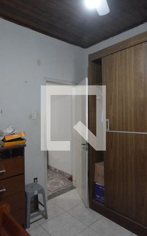 Casa para alugar com 300m², 1 quarto e 2 vagasQuarto 1