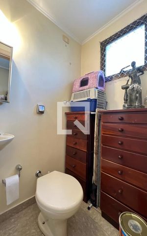 Apartamento para alugar com 180m², 4 quartos e 3 vagas Apartamento para alugar com 180m², 4 quartos e 3 vagasBanheiro de Serviço