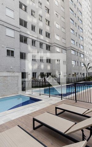 Apartamento à venda com 39m², 2 quartos e sem vaga Apartamento à venda com 39m², 2 quartos e sem vagaÁrea comum - Piscina